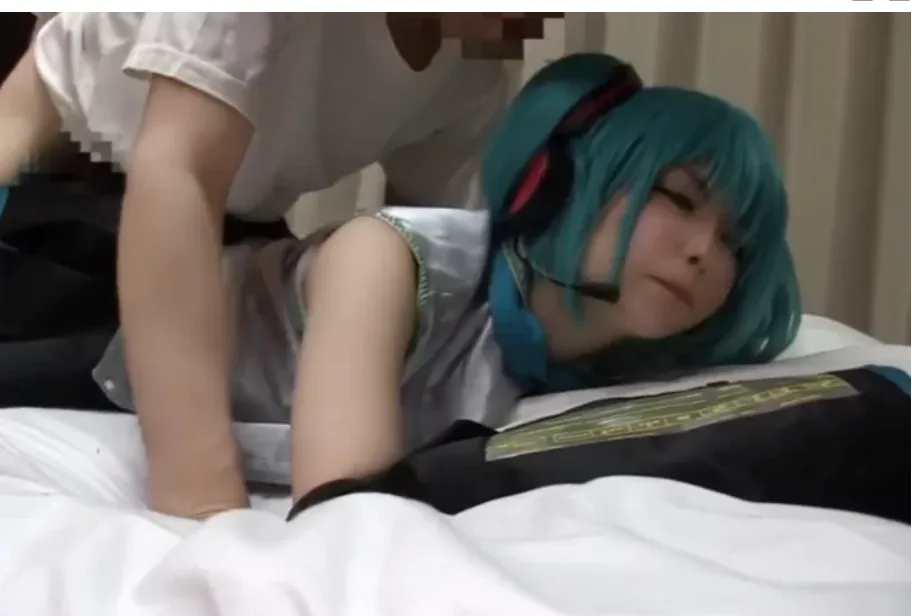 图片[2]-【COSPLAY/美颜/合集】HITMA-223 初音未来COS作品 8小时 大合集 全程美颜滤镜【5.9G】-嘤嘤怪之家
