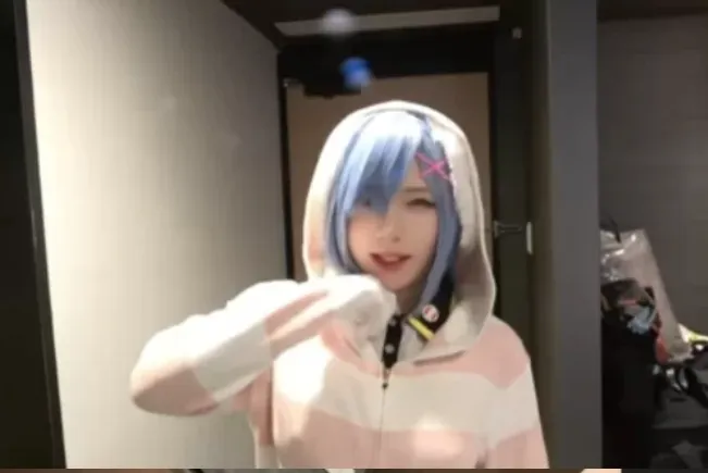 图片[1]-[COSPLAY/视频/美颜版]COSX系列 蕾姆 全程美颜渲染版 [1V] [1.3G]-嘤嘤怪之家