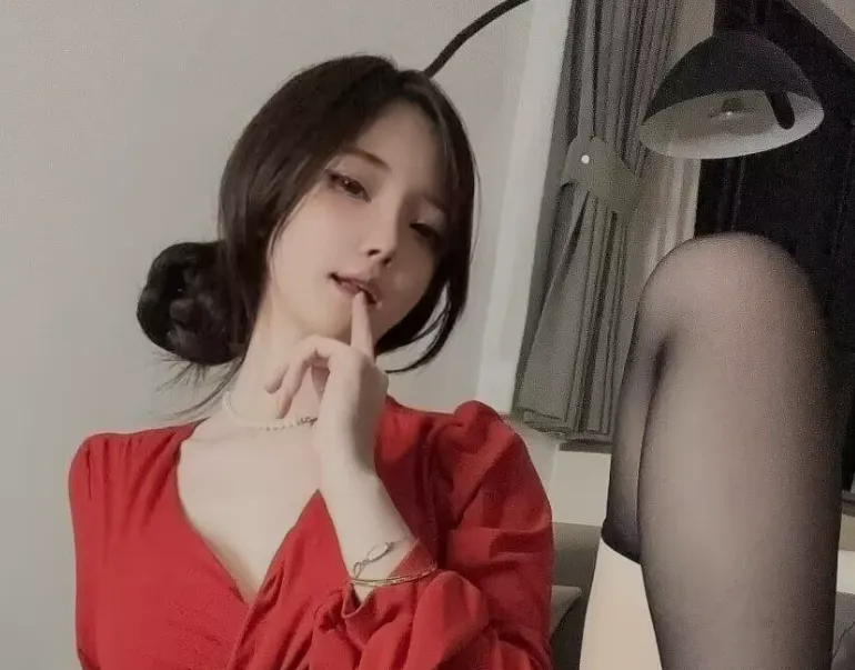 [COSPAY/带视频] 一小央泽 - 红色妈妈 [74P 2V] [800M]-嘤嘤怪之家